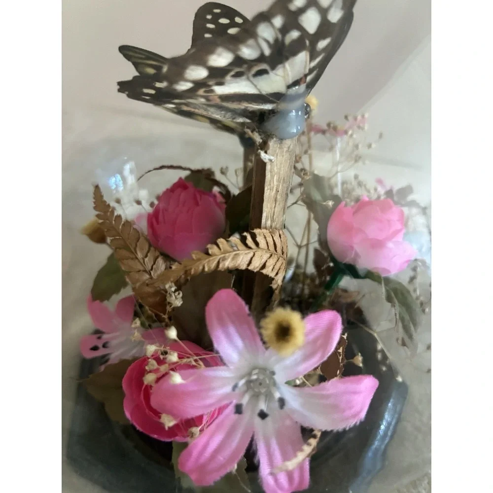 Vintage Butterfly Taxidermy Dried And Faux Pink Flowers‎ In Glass Dome Decor